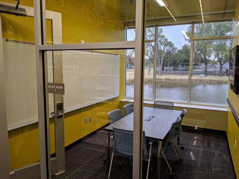 Study room at Bethany with a table and 6 chairs