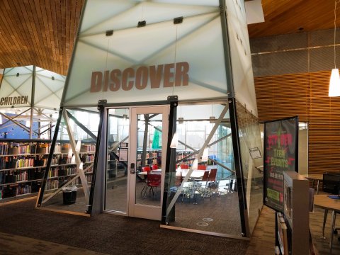 Discover Room at Northwest with square table and eight chairs